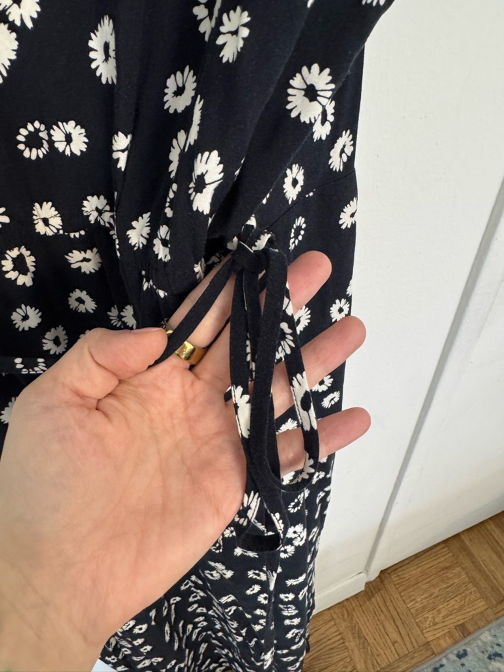 Seraphine Maternity Black and White Floral Wrap Maxi Dress US6 - Picture 7 of 7